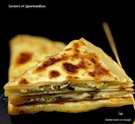 Galettes farcies (façonnage en triangle).
