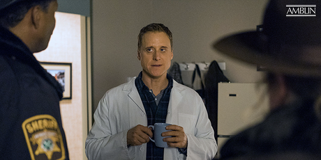 Critique Resident Alien saison 1 épisodes 1, 2 & 3 : délice loufoque !