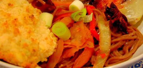 Nouilles asiatiques épicées aux légumes Nouilles asiatiques épicées aux légumes