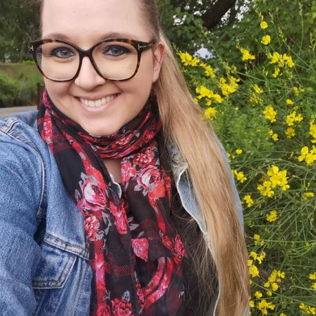 Peut être une image de 1 personne