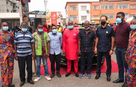 Promo CHAN Total Cameroun 2020 : Kenne Pierre reçoit la voiture mise en compétition Promo CHAN Total Cameroun 2020 : Kenne Pierre reçoit la voiture mise en compétition