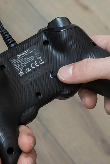 La manette Pro Compact Controller De Nacon arrive le 15 mars