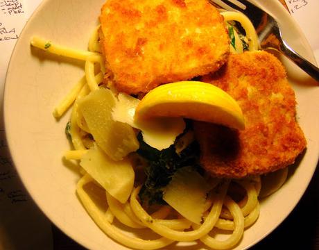 Bucatinis au citron Meyer avec rapini à l'ail et escalopes de soya Bucatinis au citron Meyer avec rapini à l'ail et escalopes de soya