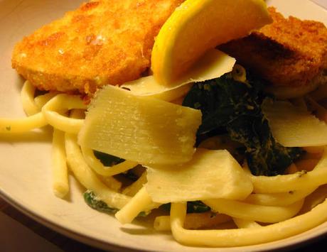 Bucatinis au citron Meyer avec rapini à l'ail et escalopes de soya Bucatinis au citron Meyer avec rapini à l'ail et escalopes de soya