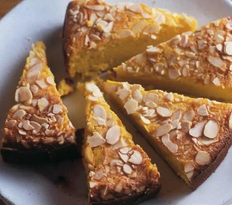 Gâteau moelleux aux pommes et aux amandes