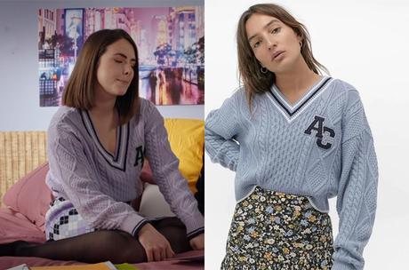 DEMAIN NOUS APPARTIENT : le pull bleu à maille torsadée de Charlie DEMAIN NOUS APPARTIENT : le pull bleu à maille torsadée de Charlie