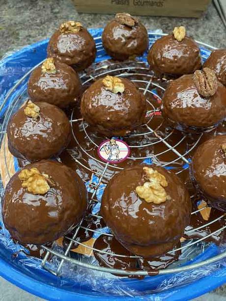 Noix japonaises et leur crème au beurre praliné noisette Noix japonaises et leur crème au beurre praliné noisette