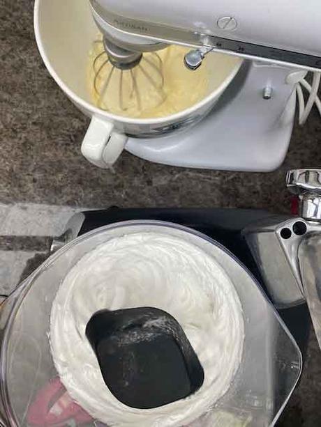 Noix japonaises et leur crème au beurre praliné noisette Noix japonaises et leur crème au beurre praliné noisette