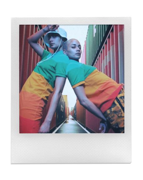 Lacoste et Polaroid dévoilent une capsule technicolor Lacoste et Polaroid dévoilent une capsule technicolor