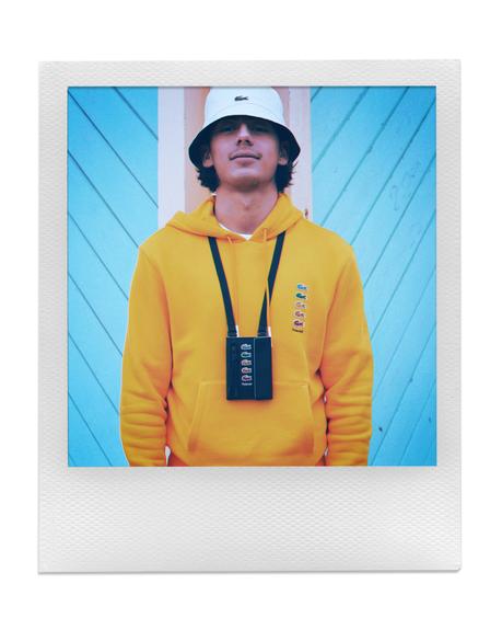 Lacoste et Polaroid dévoilent une capsule technicolor