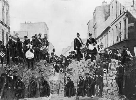 La Commune de Paris et la République indivisible, laïque, démocratique et sociale