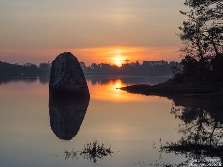 fin de nuit sur le #menhir de Penglaouic #Loctudy #Bretagne #Finistère