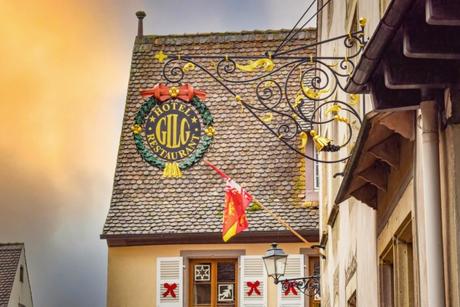 Rue Principale de Mittelbergheim © Valentin R. - licence [CC0] from Wikimedia Commons