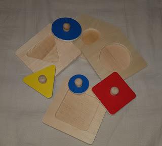 Tout-petit- Montessori : mes premiers encastrements Tout-petit- Montessori : mes premiers encastrements