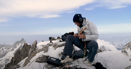 [VIDÉO] Kwoon en solo sur l’aiguille du Triolet (massif du Mont Blanc).