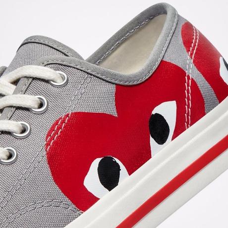 COMME des GARÇONS présente ses nouvelles Converse COMME des GARÇONS présente ses nouvelles Converse