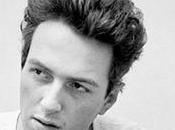 Dhani Harrison marche dans père