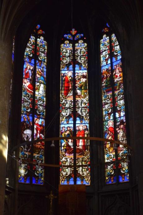 Les vitraux du chœur de l'église Saint-Martin © French Moments
