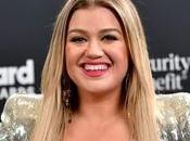 Kelly Clarkson rend hommage George Harrison