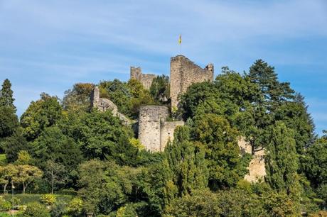 Autour de Mulhouse - Burg Baden © Jörgens.mi - licence [CC BY-SA 3.0] from Wikimedia Commons