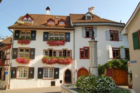 Gemsberg, Basel © Norbert Aepli, Switzerland - licence [CC BY 2.5] from Wikimedia Commons