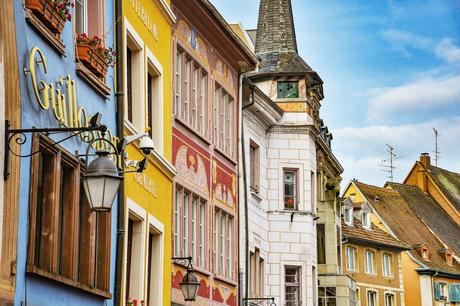 La Place de la Réunion à Mulhouse © French Moments