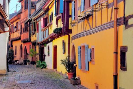 Rue du rempart à Eguisheim © French Moments