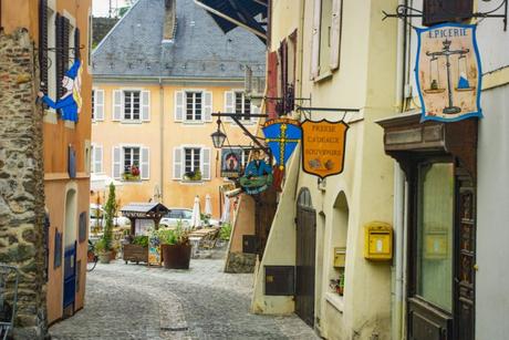 Grande Rue de Conflans © French Moments