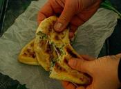 Petits pains plats farcis fromage herbes