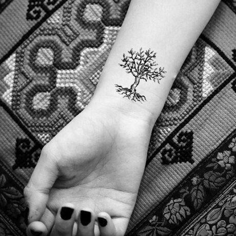 Arbre de vie tatouage minimaliste