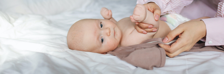 Dressing bébé de 6 à 12 mois : les essentiels