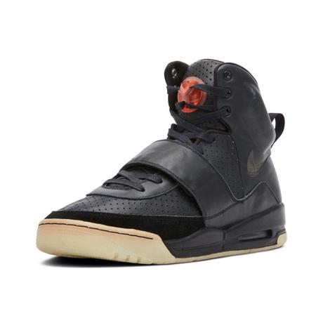 Un prototype de YEEZY est en vente pour plus d’un millions de dollars Un prototype de YEEZY est en vente pour plus d’un millions de dollars