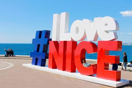 Sur la Promenade des Anglais à Nice @ aina.zholudeva via Twenty20