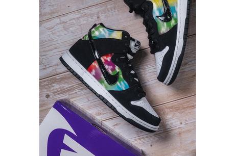 Cette Nike SB Dunk High reprend le mythique TV Signal Cette Nike SB Dunk High reprend le mythique TV Signal