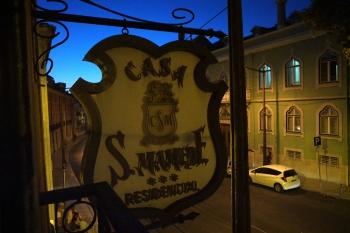 charmes,roman,christian cottet-emard,lisbonne,portugal,aaron jenkins,antoine marie magnard mongins de la force,rédacteur,blog littéraire de christian cottet-emard,fiction,littérature,principe real