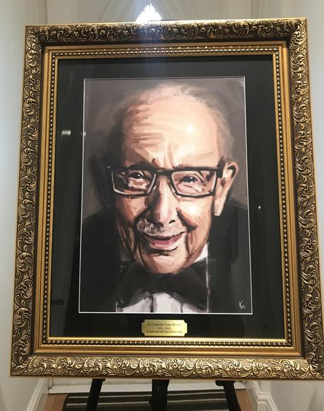 Un artiste de Redditch fait don du portrait du capitaine Tom à une collecte de fonds du NHS La peinture numérique du capitaine Sir Tom Moore a fait un don pour la collecte de fonds du NHS