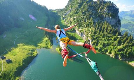 TOP 5 des activités sensationnelles à faire après le confinement ? Le saut à l'élastique une activité sensationnelle et une expérience inoubliable