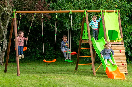 Un jardin pour les enfants : choisir une aire de jeux extérieure