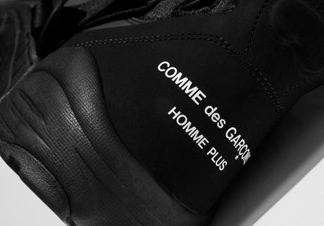 Nike et Comme des Garçons se retrouvent sur la Air Carnivore Nike et Comme des Garçons se retrouvent sur la Air Carnivore
