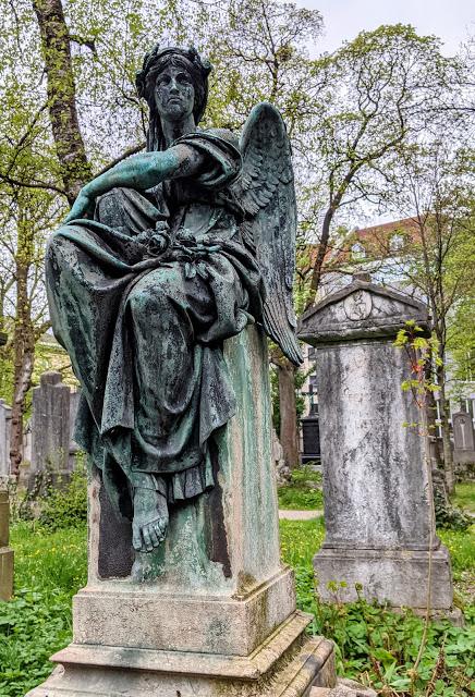 Alter Südlicher Friedhof – in München / 10 Bilder / Ancien cimetière du Sud à Munich (1)
