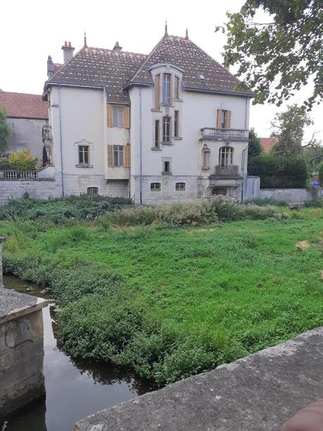 Mon aventure (et mésaventures) sur le chemin de St Jacques, épisode 2 : le gardien du seuil.