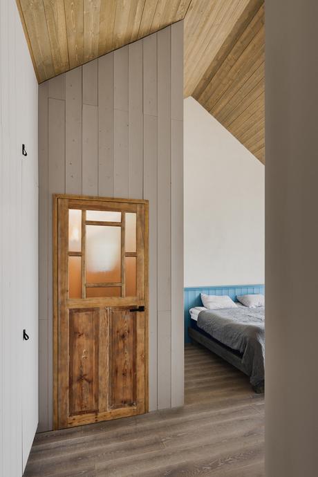 Une maison sur la côte baltique, à Pavilosta en Lettonie maison sur la côte baltique cabanon pécheur chambre