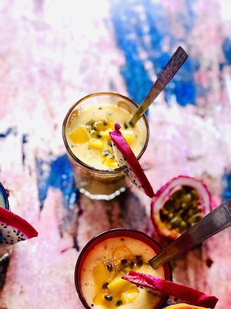 Lassi de mangue et de pitaya à la cardamome et à la rose ! Lassi de mangue et de pitaya à la cardamome et à la rose !