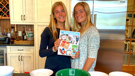 Les Kitchen Twins sont de retour avec un “Cook-Along” virtuel