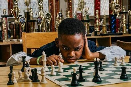 A 10 ans, il devient maître national américain d'échecs