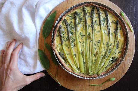 Cuillère et saladier : Quiche asperges et ail des ours (vegan
