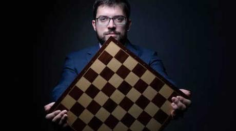 MVL, champion d'échecs hors des cases