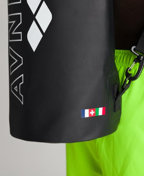 Avnier sort sa première collaboration avec Arena Avnier sort sa première collaboration avec Arena