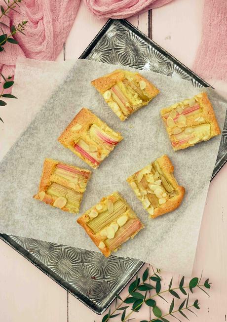 Gâteau simplissime à la rhubarbe Gâteau simplissime à la rhubarbe