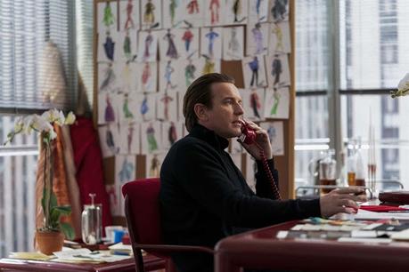 [FUCKING SERIES] : Halston : Biopic pimpant mais engourdi